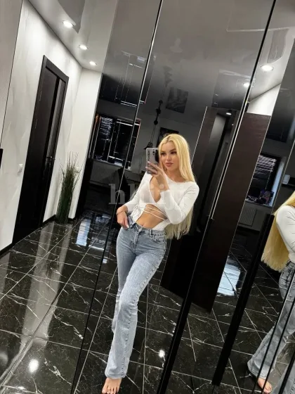 Alissa, female escort in Hong Kong