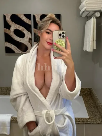 Genevieve, female escort in Hong Kong