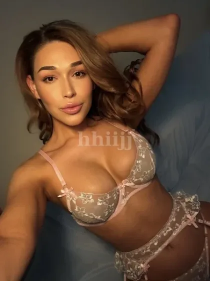 Debora, shemale escort in Hong Kong