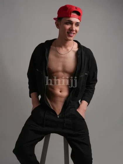Wilder, male escort in Hong Kong